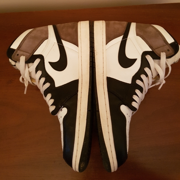 AIR JORDAN 1 "DARK MOCHA" - Picture 6 of 8
